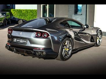 Ferrari 812 Superfast — photo 7