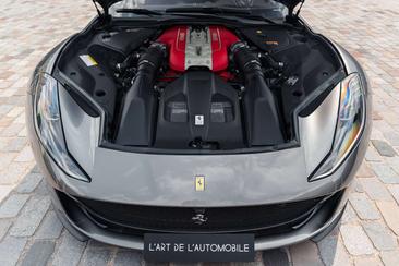 Ferrari 812 Superfast — photo 14