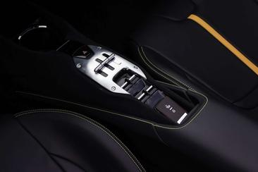 Ferrari SF90 Spider — photo 18