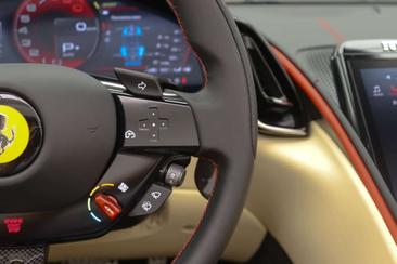 Ferrari Roma Spider — photo 13