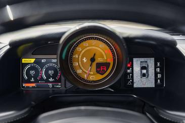 Ferrari 812 Superfast — photo 17