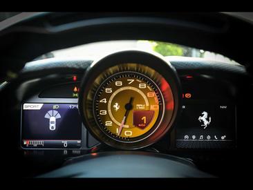 Ferrari 812 Superfast — photo 15