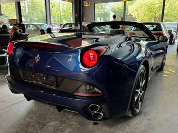 Ferrari California — photo 9
