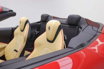 Ferrari Roma Spider — photo 38