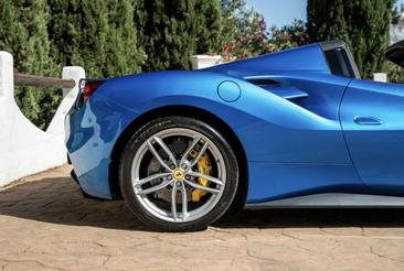 Ferrari 488 Spider — photo 14