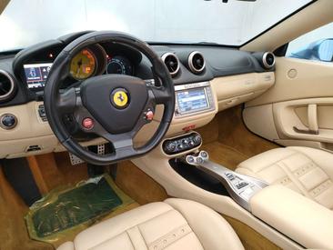 Ferrari California — photo 8