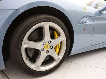 Ferrari California — photo 9