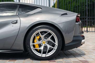 Ferrari 812 Superfast — photo 41