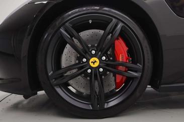 Ferrari GTC4Lusso — photo 6
