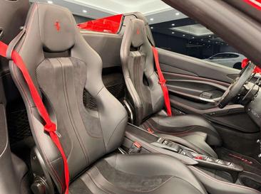 Ferrari F8 Spider — photo 10