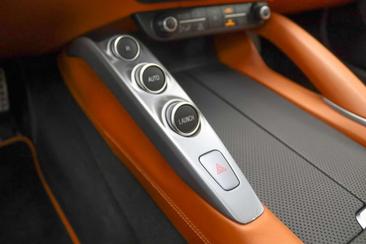 Ferrari GTC4Lusso — photo 21