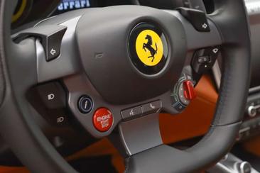 Ferrari GTC4Lusso — photo 30
