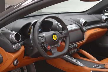 Ferrari GTC4Lusso — photo 33