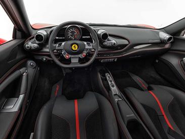 Ferrari F8 Tributo — photo 11