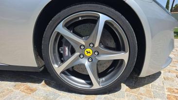 Ferrari FF — photo 16