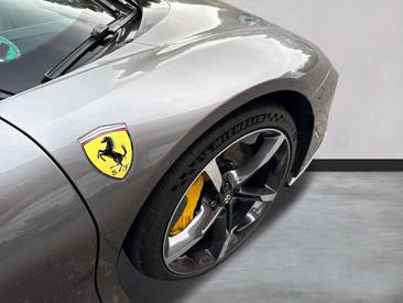 Ferrari SF90 Stradale — photo 9