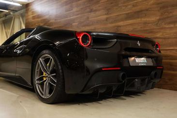 Ferrari 488 Spider — photo 27