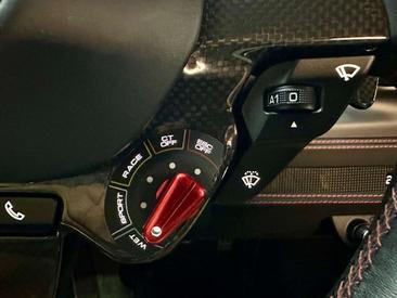 Ferrari F8 Tributo — photo 23