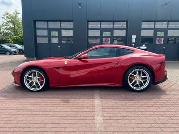 Ferrari F12 Berlinetta — photo 3