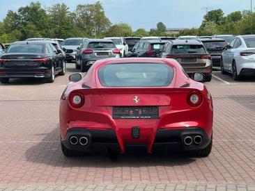 Ferrari F12 Berlinetta — photo 5