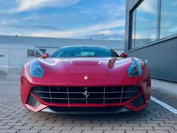 Ferrari F12 Berlinetta — photo 9