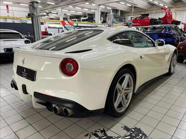 Ferrari F12 Berlinetta — photo 4