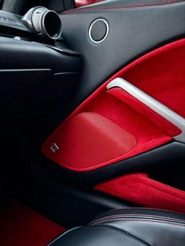 Ferrari F12 Berlinetta — photo 31