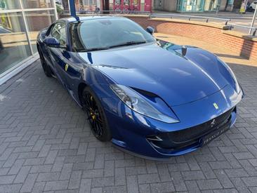 Ferrari 812 Superfast — photo 2