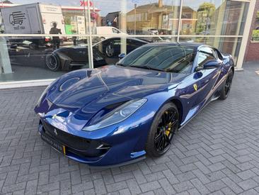 Ferrari 812 Superfast — photo 6