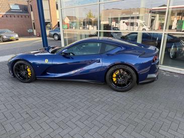 Ferrari 812 Superfast — photo 10