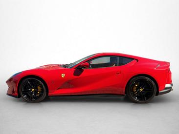 Ferrari 812 Superfast — photo 8