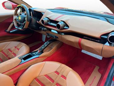 Ferrari 812 Superfast — photo 13