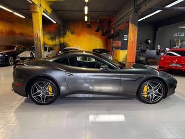 Ferrari California T — photo 8