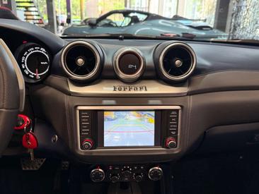 Ferrari California T — photo 21