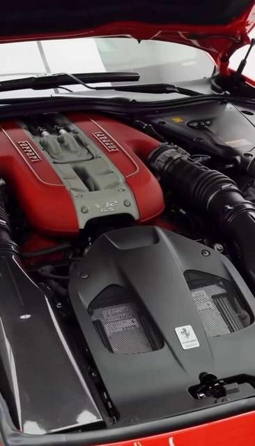 Ferrari 812 Superfast — photo 3