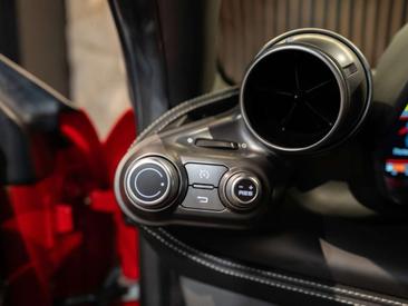 Ferrari F8 Tributo — photo 15