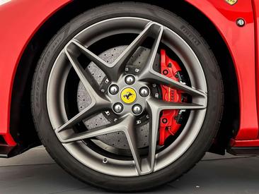 Ferrari F8 Tributo — photo 7