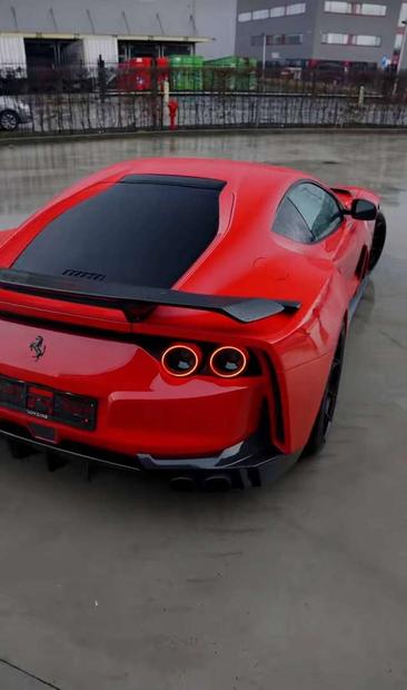 Ferrari 812 Superfast — photo 14