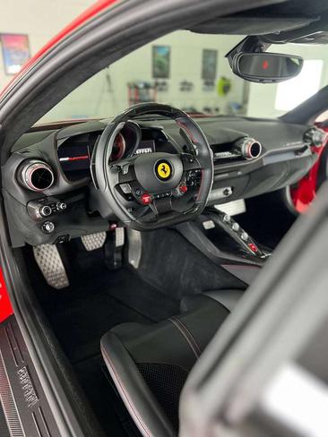 Ferrari 812 Superfast — photo 19