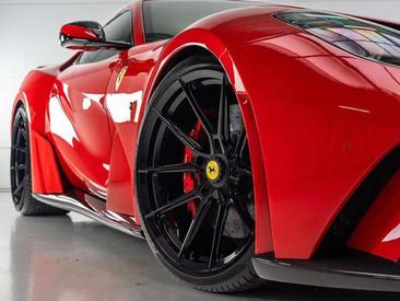 Ferrari 812 Superfast — photo 22