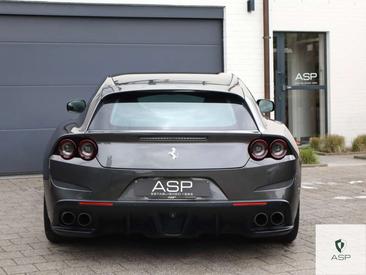 Ferrari GTC4Lusso T — photo 8