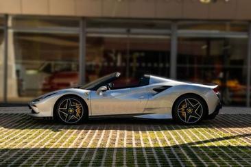 Ferrari F8 Spider — photo 3