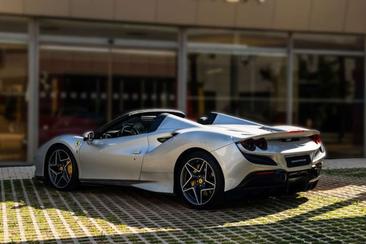 Ferrari F8 Spider — photo 4
