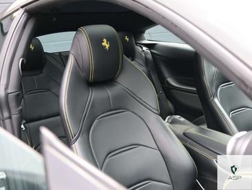 Ferrari GTC4Lusso T — photo 12