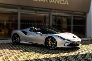 Ferrari F8 Spider — photo 10