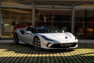 Ferrari F8 Spider — photo 11