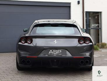 Ferrari GTC4Lusso T — photo 27
