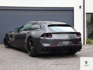 Ferrari GTC4Lusso T — photo 30