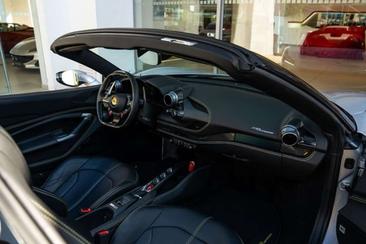 Ferrari F8 Spider — photo 24