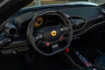 Ferrari F8 Spider — photo 29